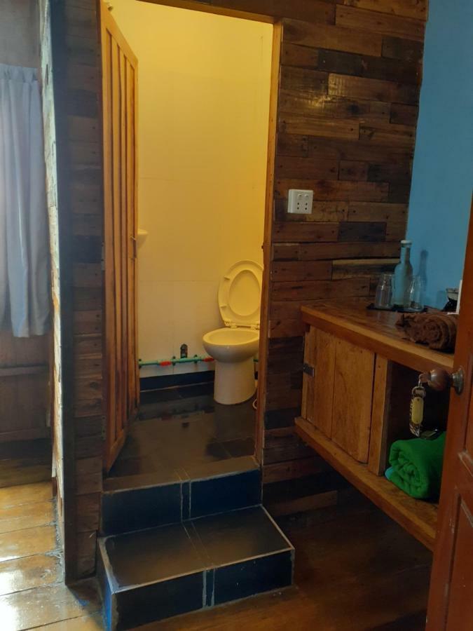 Bong'S Guesthouse M'Pai Bay Ко Ронг Санлоем Екстериор снимка